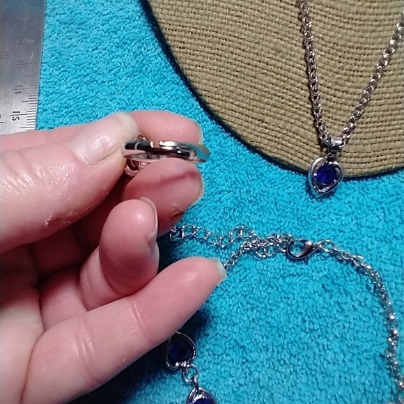 Silvertone necklace ring bracelet earrings blue stone heart set - Picture 6 of 9